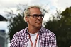 Foto zur News: Villeneuve: Ricciardo hätte eher eine Strafe als Vettel