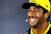 Foto zur News: &quot;Sprachtalent&quot; Daniel Ricciardo flachst mit TV-Journalistin