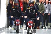 Foto zur News: Highlights des Tages: Red-Bull-Duo macht auf Mopeds die