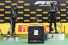 Foto zur News: Pokale auf Roboter-Boxen: Lewis Hamilton findet&#039;s