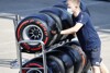 Foto zur News: Hamilton übt Kritik an Reifen: Pirelli sollte mehr auf