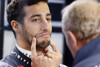 Foto zur News: Tattoo-Wette: Daniel Ricciardo wollte Helmut Marko stechen