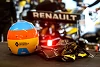 Foto zur News: Vor Alonso-Filmtag: Zwei Renault-Mitglieder positiv auf