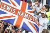 Foto zur News: Sir Lewis Hamilton: Queen wird Formel-1-Star zum Ritter