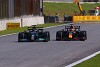 Foto zur News: F1-Rennleiter Masi: Mercedes und Red Bull &quot;versuchen alles,