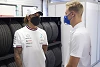 Foto zur News: Lewis Hamilton: Mick Schumacher erkundigt sich manchmal bei