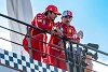 Foto zur News: Carlos Sainz: Werde alles tun, um Charles zum Sieg zu