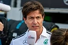 Foto zur News: &quot;An den Haaren herbeigezogen&quot;: Toto Wolff findet Red Bulls