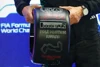 Foto zur News: Warum Formel-1-Piloten kleine Reifen als Trophäe bekommen