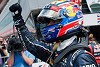 Foto zur News: Red Bull: Kämpfer Mark Webber sichert sich den Sieg