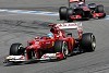 Foto zur News: McLaren greift an, aber Alonso zieht davon