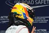 Foto zur News: Hamilton und Vettel: Klebeband verhindert Helm-Ärger