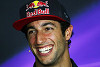 Foto zur News: Ricciardo weiß nicht, &amp;quot;warum sie mich Kimi vorgezogen