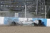 Foto zur News: Hamilton-Crash zu Beginn der Wintertests