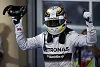 Foto zur News: Gigantisches Duell: Hamilton bezwingt Rosberg in Bahrain!