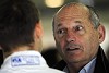 Foto zur News: McLaren-Boss Dennis zählt Button an