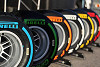 Foto zur News: Zweiter Testtag in Silverstone: Pirelli bringt