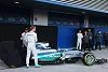 Foto zur News: Der neue Silberpfeil: Mercedes präsentiert den F1 W06 Hybrid