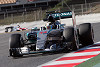 Foto zur News: Formel-1-Tests 2015 Barcelona: Lewis Hamilton dreht auf