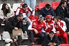 Foto zur News: Arrivabene bei den Fans: Ferrari-Teamchef provoziert