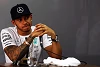 Foto zur News: Hamilton fordert FIA auf, Alonsos Unfallbericht