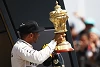 Foto zur News: Hamilton stolz auf historischen Pokal: Es geht um Wertigkeit