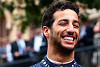 Foto zur News: Formel-1-Live-Ticker: Daniel Ricciardo versucht sich als