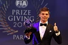 Foto zur News: FIA-Gala: Verstappen stiehlt Lewis Hamilton beinahe die Show