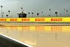 Foto zur News: Formel-1-Live-Ticker: Regen in Bahrain - Strecke unter