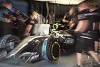 Foto zur News: Lewis Hamilton: "Will meine Mechaniker wieder aufbauen"