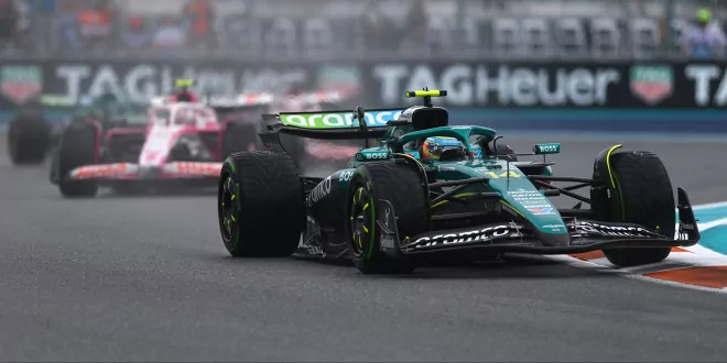 Foto zur News: Alonso kritisiert Aston!