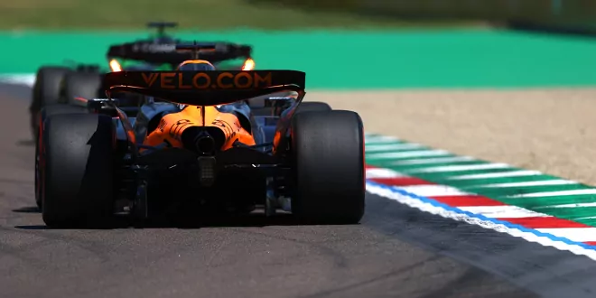 Foto zur News: McLaren voran, spannende Taktik?