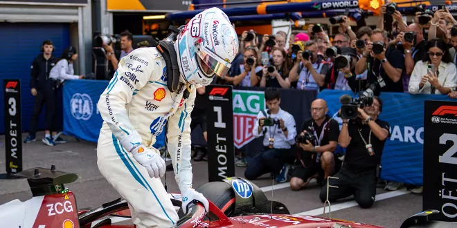 Foto zur News: Frust bei Leclerc: &quot;Let&#39;s go, Baby!&quot;