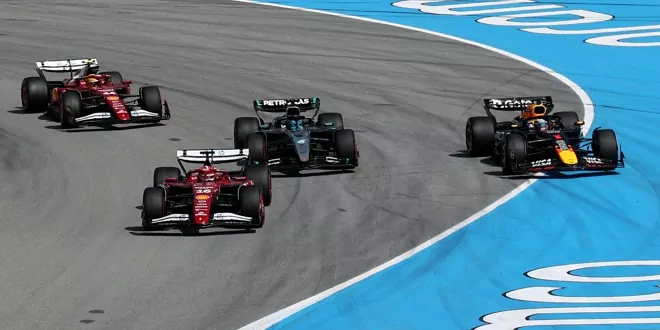 Foto zur News: Das sagt Horner zur Rosberg-Kritik