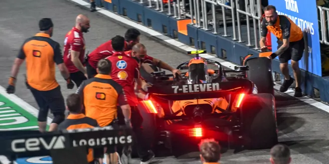 Foto zur News: Kurioser Boxengassen-Crash!