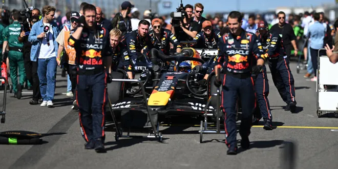 Foto zur News: Red Bull nach Sieg bestraft!