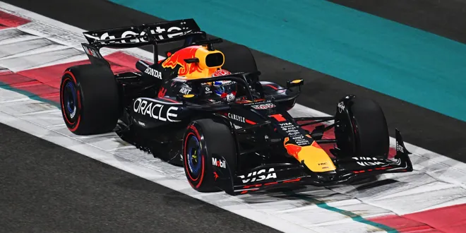 Foto zur News: Verstappen knackt die McLaren!