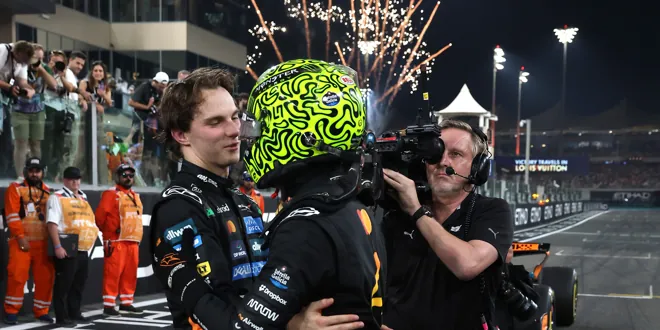 Foto zur News: Piastri gratuliert Norris, aber ...