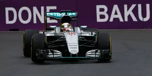 Foto zur News: Formel 1 Baku 2016: Mercedes-Duo fährt Konkurrenz davon