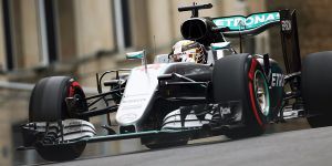 Foto zur News: Mercedes dominiert in Baku: Eine Sekunde vor den Verfolgern