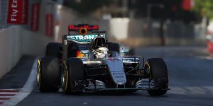 Foto zur News: Motormapping: Lewis Hamilton verzweifelt in Baku am Funk
