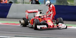 Foto zur News: Riesenärger bei Vettel über Reifenplatzer: &quot;Keine