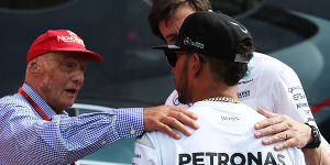 Foto zur News: Zimmer-Affäre von Baku: Hamilton sauer auf Boss Lauda