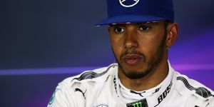 Foto zur News: Mercedes-Warnungen: Hamilton argumentiert mit Senna-Zitat