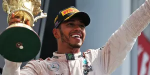 Foto zur News: Trotz Ausritt: Hamilton feiert dritten Silverstone-Sieg in