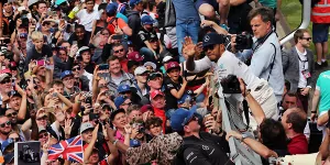 Foto zur News: Silverstone: Mehr Zuschauer als in jedem Fußballstadion