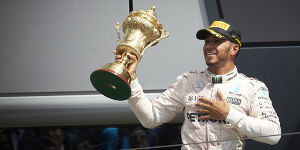 Foto zur News: Stewart hat keine Zweifel: &quot;Lewis wird wieder Champion&quot;