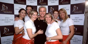 Foto zur News: Ein Drink mit Eddie Irvine: Party machen mit James Hunt