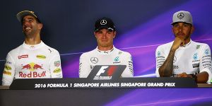 Foto zur News: Formel-1-Live-Ticker: Ricciardo ist Mercedes-Duell