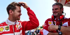 Foto zur News: Sebastian Vettel dementiert Spannungen mit Ferrari-Teamchef